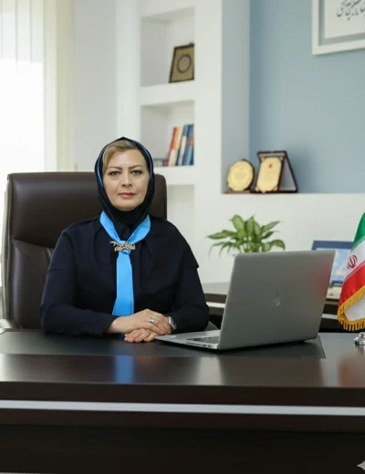 سرکارخانم گیتا انصاری،معلم پایه ششم دبستان لقمان حکیم اصفهان