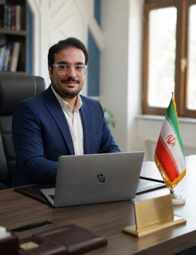 جناب آقای علیرضا نادرطهرانی،آموزگار تخصصی ریاضی پایه پنجم و ششم ،دبستان لقمان حکیم اصفهان